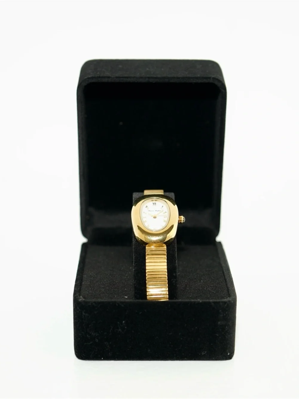 Heaven Mayhem Amara Gold Oval Women's Watch with Roman Analog Dial Classic